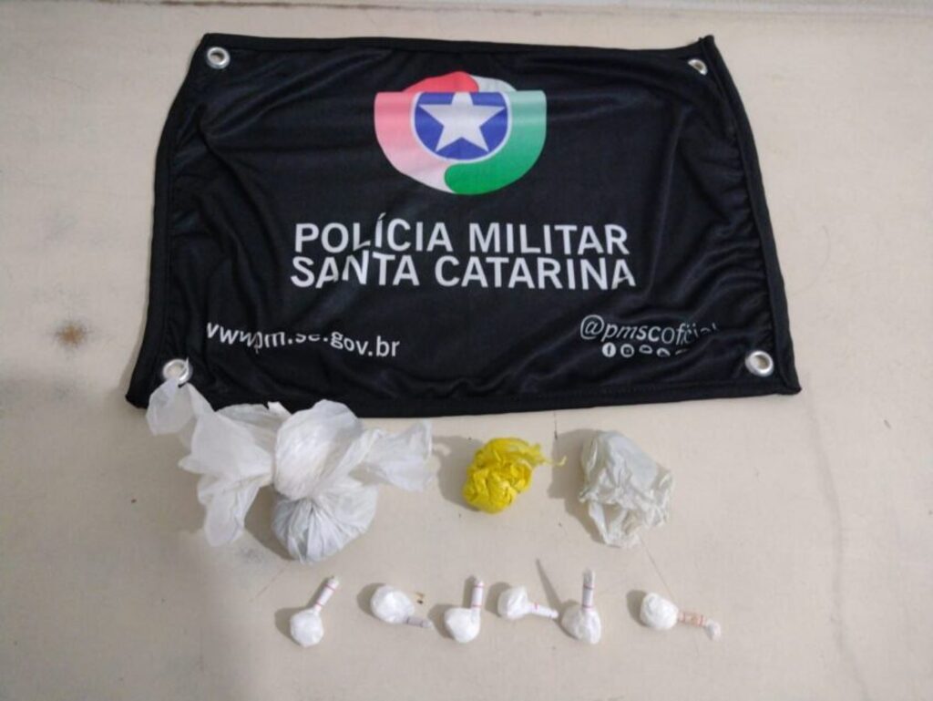 POLÍCIA DE PRAIA GRANDE REGISTRA TRÁFICO DE DROGAS E CORRUPÇÃO DE MENOR NA CIDADE
