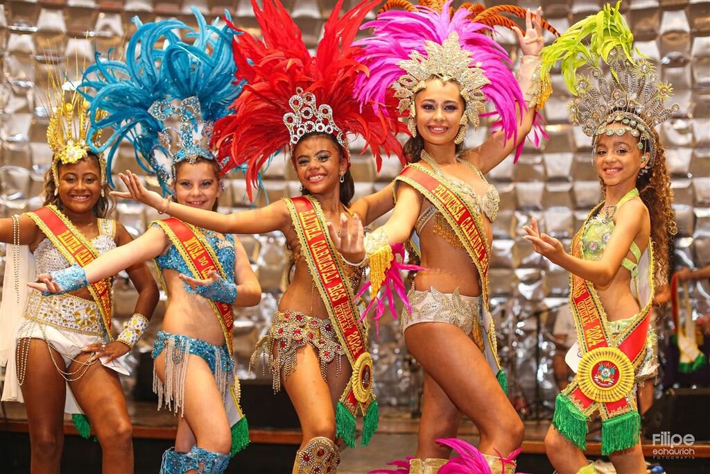 Quatro representantes de Santa Maria compõem a corte do Rainha do Carnaval RS