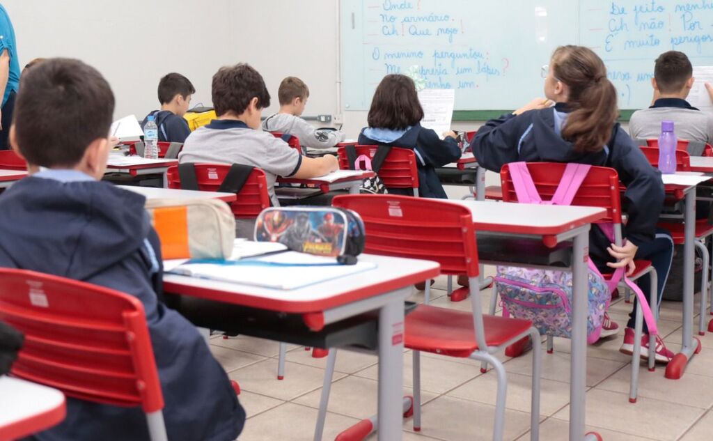 78 mil alunos retornam às escolas nesta quarta-feira