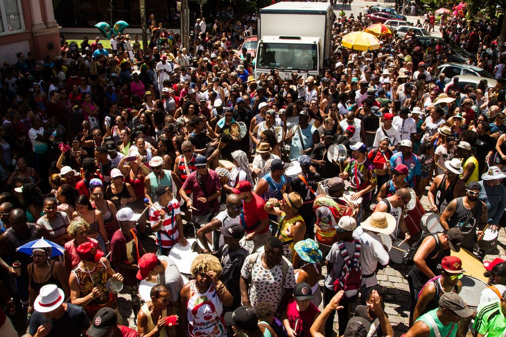 Blocos carnavalescos abriram o carnaval de rua em Pelotas
