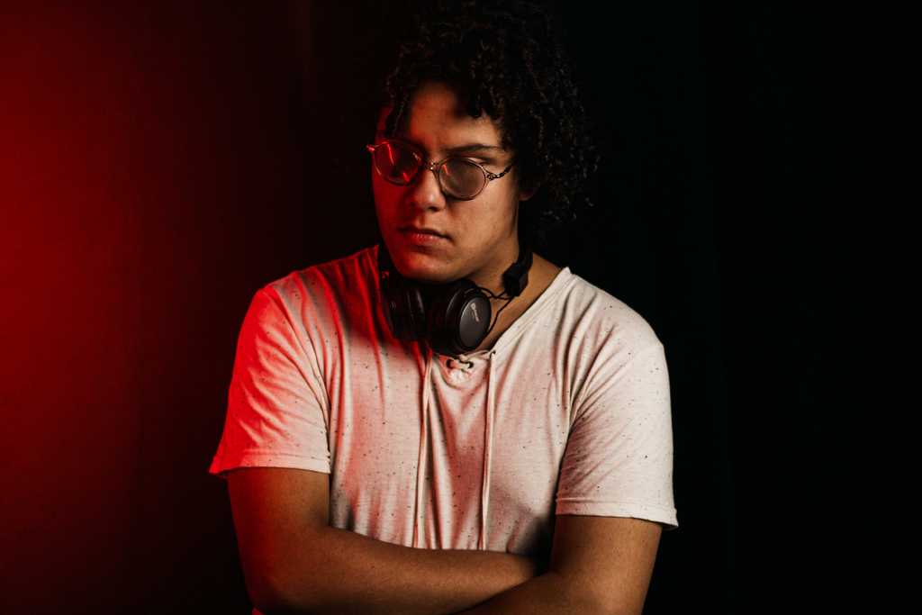 DJ santa-mariense lança nova música com apoio financeiro de escritório canadense