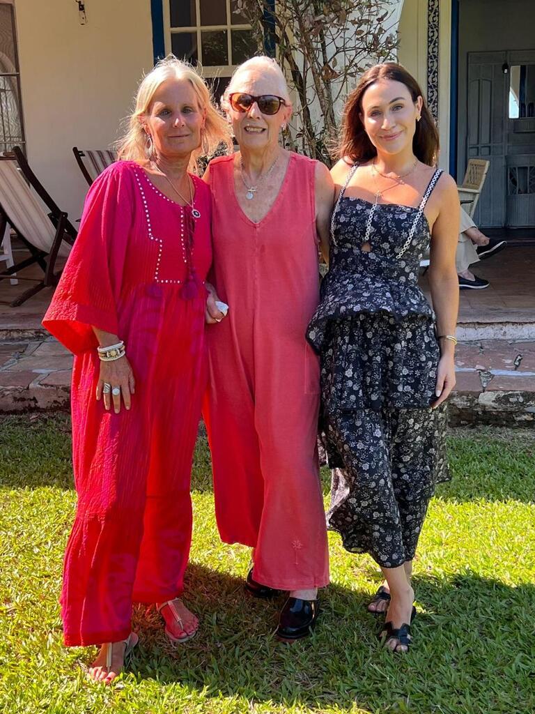 Márcia Rheingantz Gomes com a filha Marina e a neta Bruna no seu almoço de 80 anos