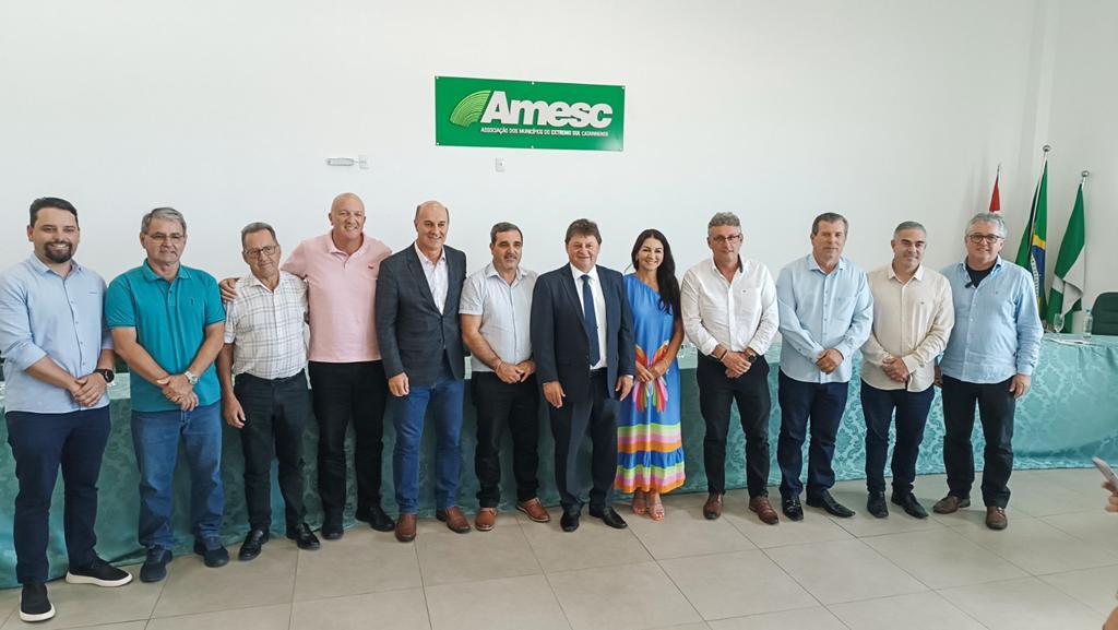 PREFEITO DE MORRO GRANDE CLÉLIO DANIEL OLIVO (KÉIO) TOMA POSSE NA PRESIDÊNCIA DA AMESC