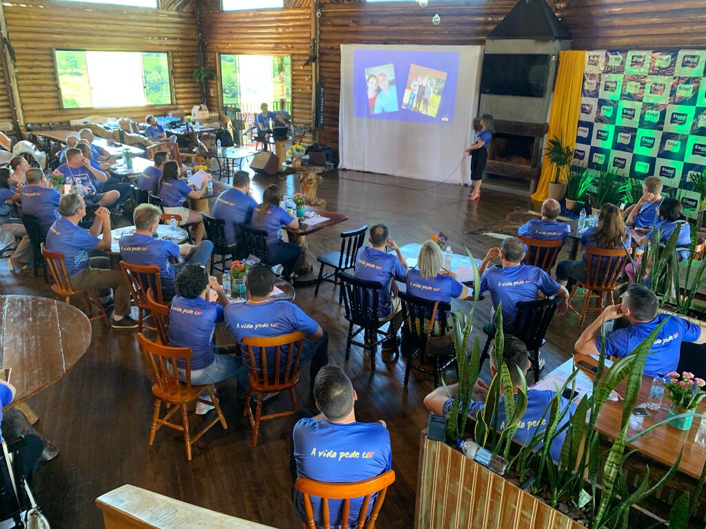 Convenção de Vendas da Tinsul Tintas reúne representantes dos 3 estados do sul em Ouro, Santa Catarina