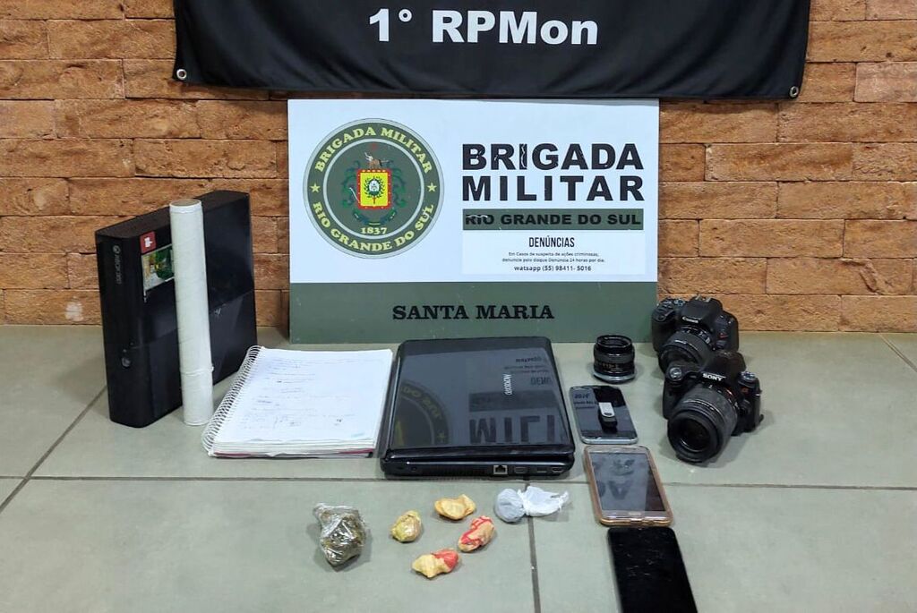 título imagem Homem é preso por tráfico de drogas no Bairro Tancredo Neves em Santa Maria