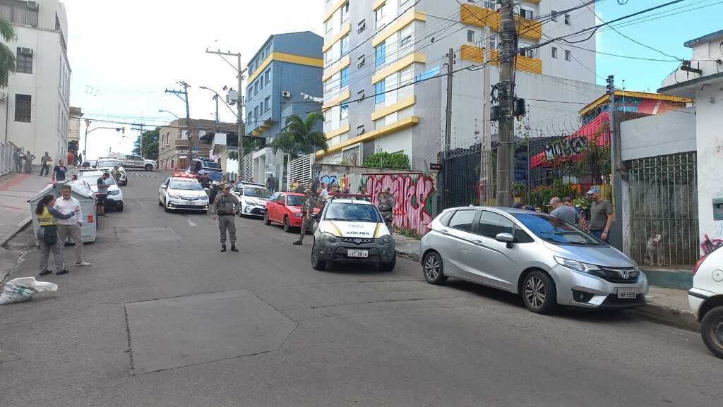 Galeria de imagens: Bruno Barros Cruz, 22 anos foi morto a facadas na Rua Duque de Caxias, no bairro Bonfim
