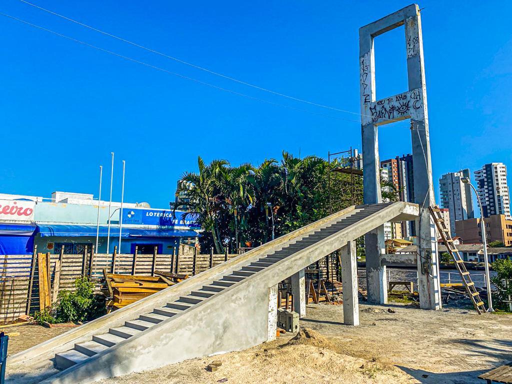 MARINHA AUTORIZA PASSAGEM DE CABOS DA PONTE PÊNSIL ENTRE PASSO DE TORRES E TORRES