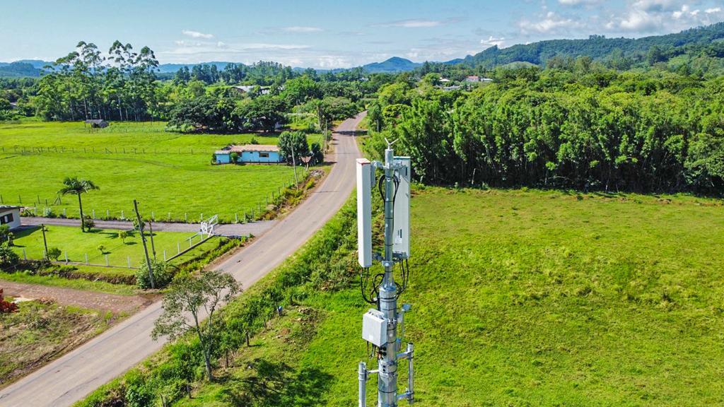 SINAL TELEFÔNICO É AMPLIADO NO INTERIOR COM INSTALAÇÃO DE NOVAS ANTENAS EM MORRINHOS DO SUL