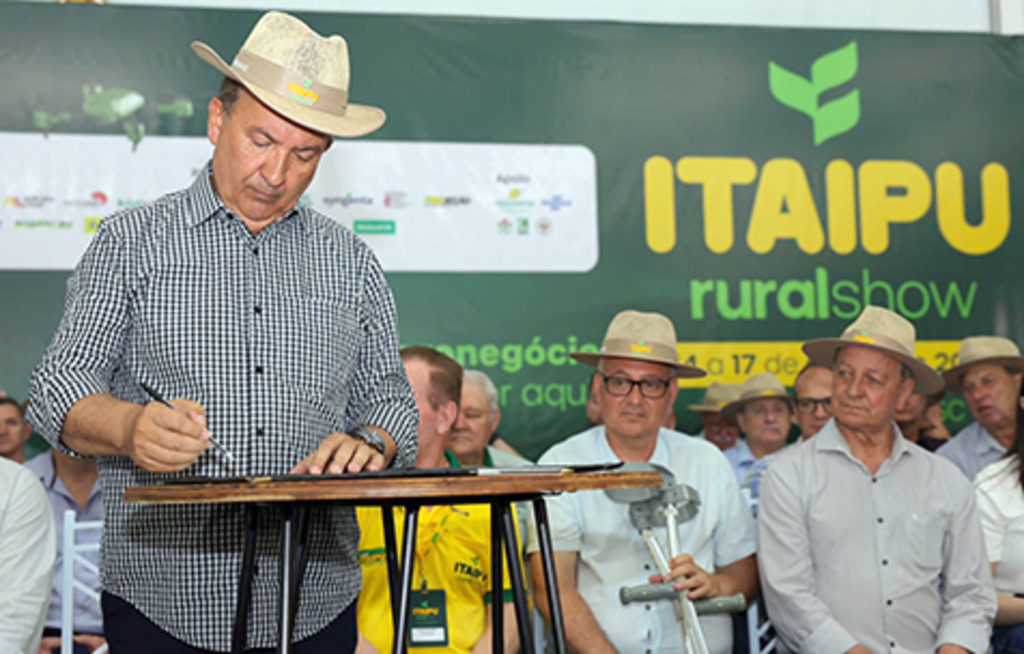  - Anúncio feito pelo governador Jorginho Mello durante o Itaipu Rural Show