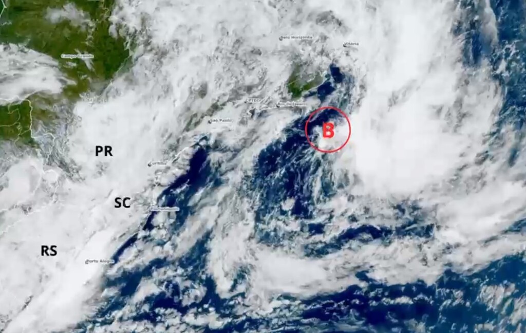 Defesa Civil monitora formação de ciclone atípico em alto mar e alerta para impactos na costa catarinense