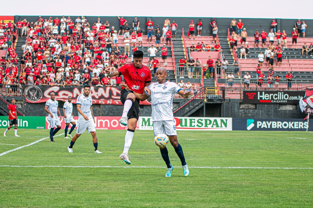 Foto: Volmer Perez - DP - Rubro-Negro de JP Bardales (foto) volta a jogar no próximo sábado, outra vez na Baixada, diante do Juventude