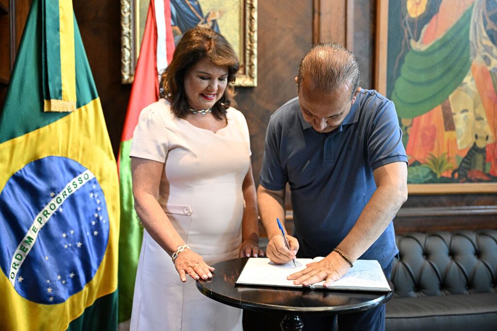 Governador transmite cargo para a vice-governadora e viaja em missão