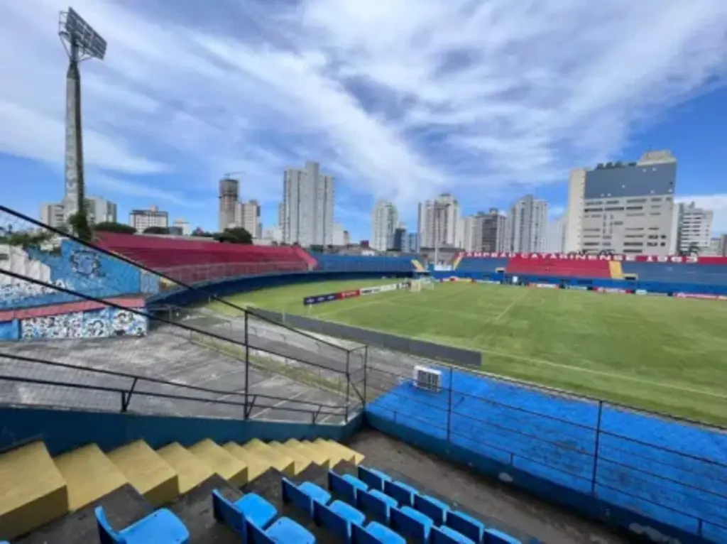 Estádio Dr. Hercílio Luz, em Itajaí (Foto: Cristian Delosantos / NSC) - 
