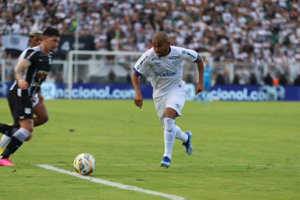 Avaí vence clássico contra Figueirense e ultrapassa rival na tabela do Catarinense