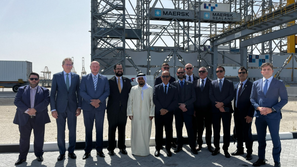 Em Dubai, presidente da Alesc destaca modernização de porto que pode ser aprimorada em SC