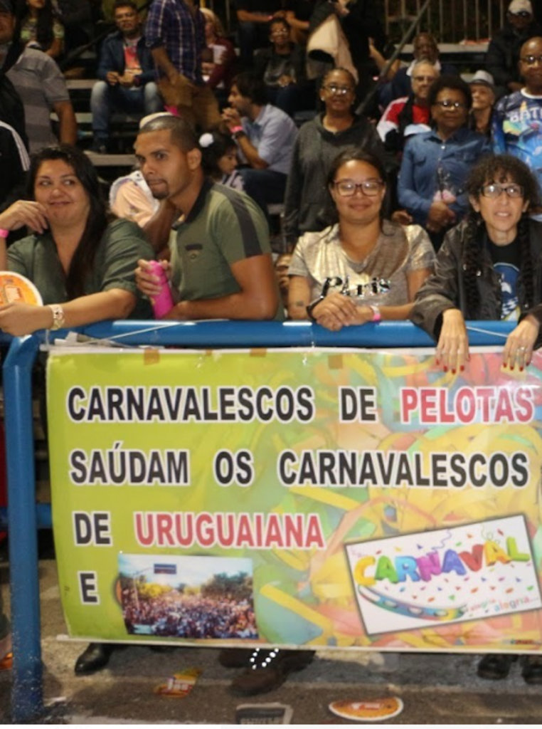 Daiany Mossi - Ascom PMU - Turistas do país inteiro visitam Uruguaiana no Carnaval.