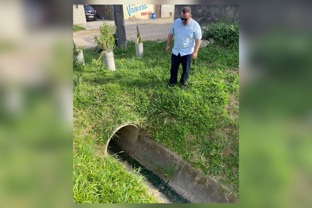 Fernando Rosa, pré-candidato a prefeito, visita calha da Divinéia