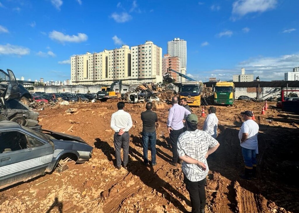 Detran realiza Operação Limpa Pátios em Joinville
