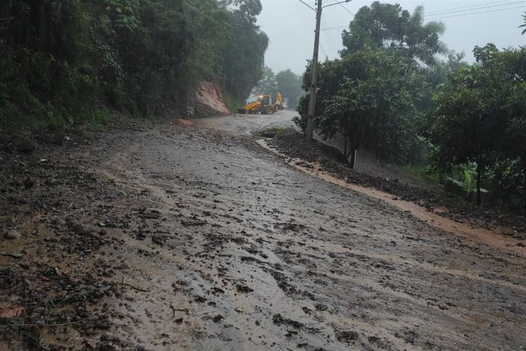 Após acumulado de 187mm, Nova Palma sofre com estragos do temporal; situação das estradas é a maior preocupação