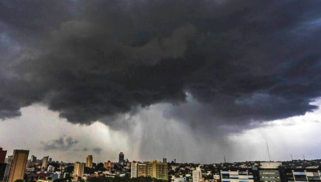 Terça-feira pode ter temporais fortes em Santa Catarina