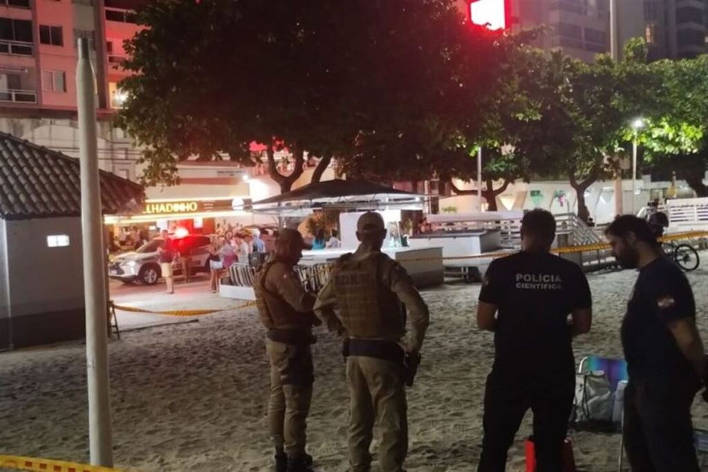 Foto: Polícia Militar (Divulgação) - Crime ocorreu na noite de sábado (24), na Praia Central, em Balneário Camboriú, no litoral de Santa Catarina