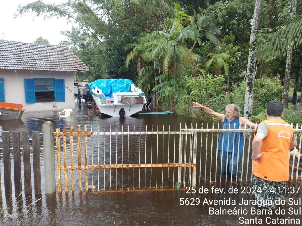 Chuva intensa e volumosa provoca estragos em Santa Catarina