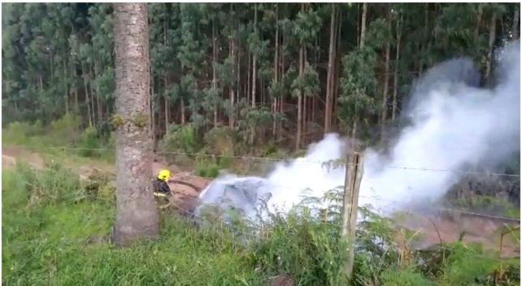 Incêndio em veículo no Bairro Fátima