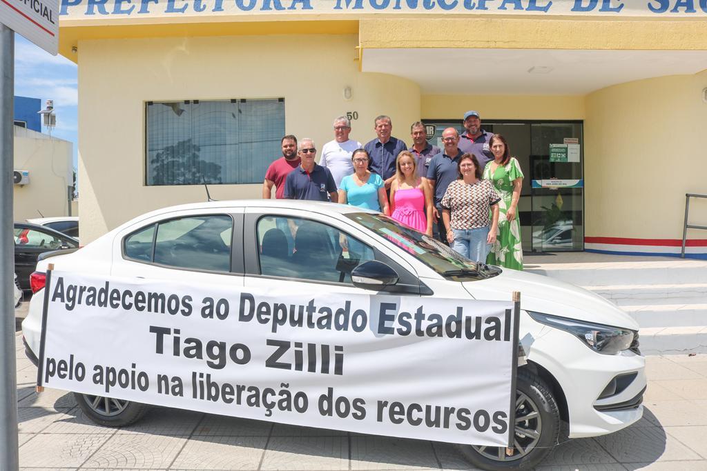 DEPUTADO TIAGO ZILLI FAZ ENTREGA DE VEÍCULO 0KM PARA A SECRETARIA MUNICIPAL DE SAÚDE DE SÃO JOÃO DO SUL