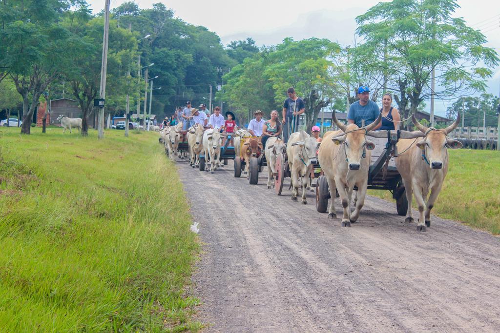 MAIS DE 160 PARTICIPANTES ESTIVERAM  NO 2º ENCONTRO DE CARRO DE BOI DE 2024 EM SÃO JOÃO DO SUL
