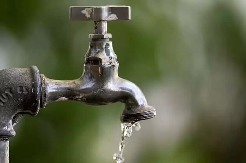 Oito deputados de SC foram contra tarifa social de água para famílias mais pobres