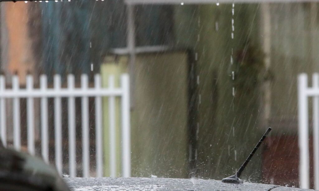 Chuva intensa causa 14 ocorrências em Joinville