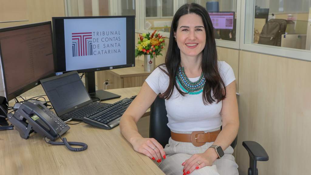 Guto Kuerten / ACOM TCE/SC - A auditora fiscal de controle externo do TCE/SC, Juliana Medeiros das Neves Moser, foi selecionada para participar do conselho da ONU