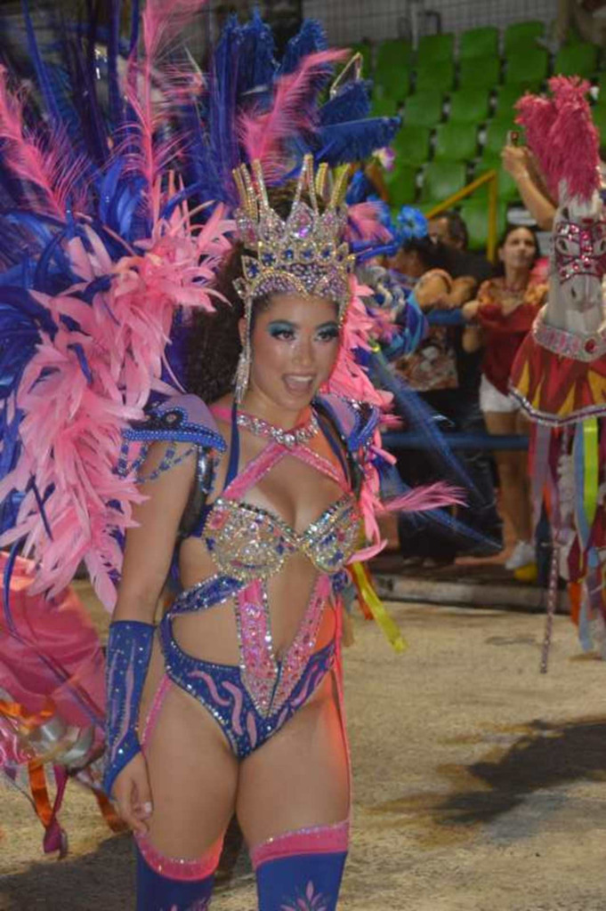 Saiba como foi a primeira noite do Carnaval Fora de Época de Uruguaiana