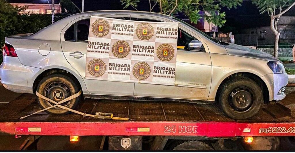 Brigada Militar recupera veículo furtado que estava abondonado em rua de Santa Maria