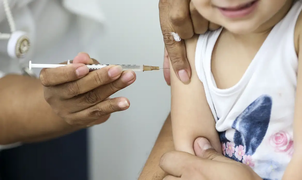 Foto: Marcelo Camargo - Agência Brasil - Para o pesquisador Julio Croda, o Brasil precisa de novas vacinas contra a tuberculose