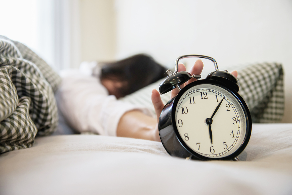 título imagem Quantas horas preciso dormir? Especialista explica que tempo varia de acordo com a idade; confira o seu