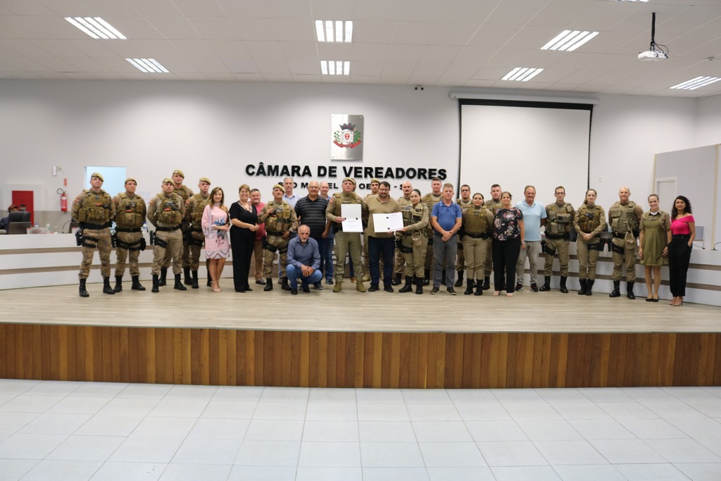 Polícia Militar é homenageada em sessão da Câmara de Vereadores