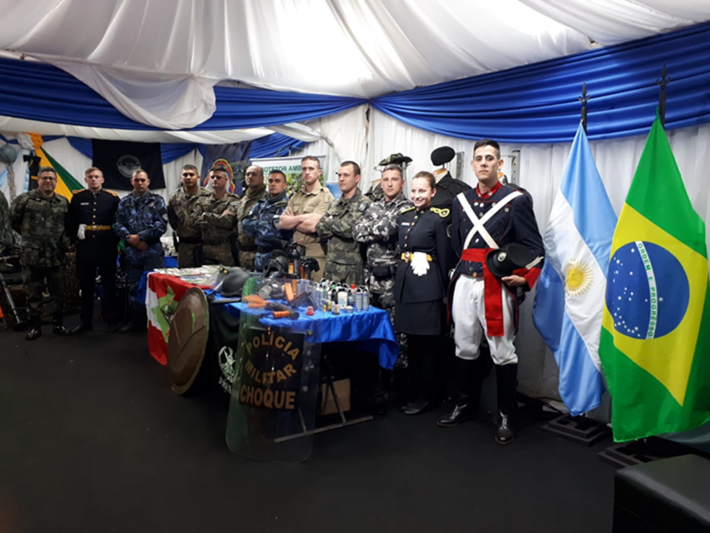 Forças de segurança do Brasil e Argentina trocam experiências na Festa Nacional do Imigrante