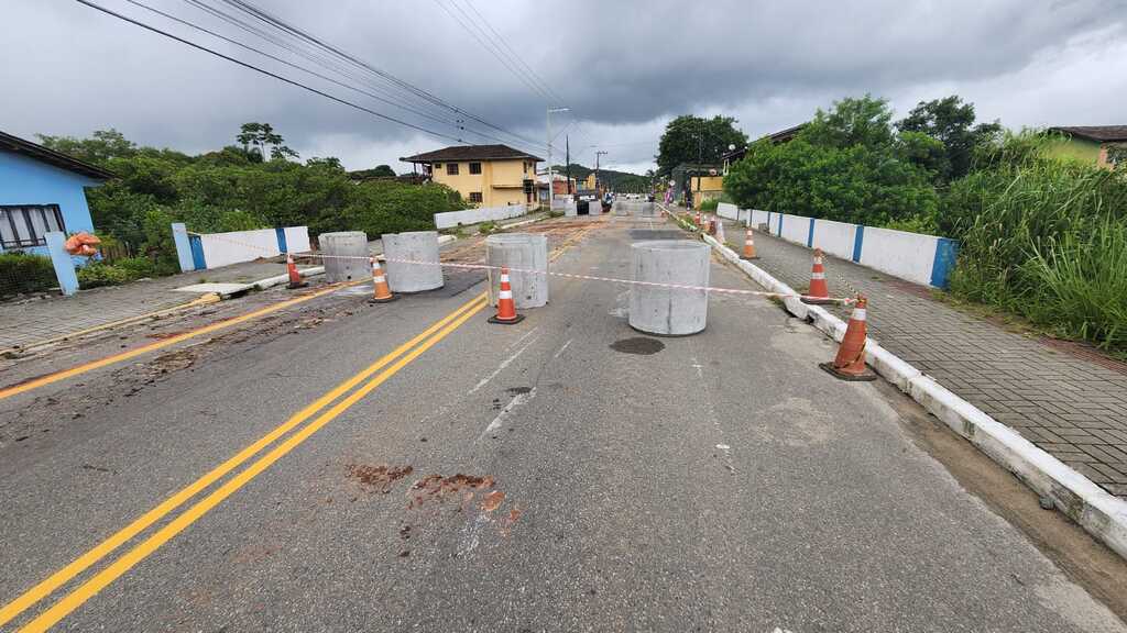 Águas de São Francisco do Sul fará a realocação das adutoras na Ponte e depois prefeitura construirá galerias