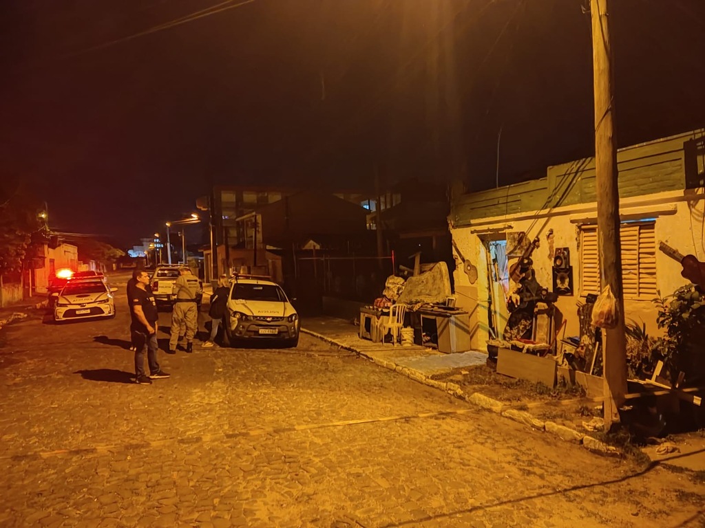 Foto: Rafael Menezes - Crime ocorreu na Rua Santos Dumont, no Bairro Carolina, em Santa Maria
