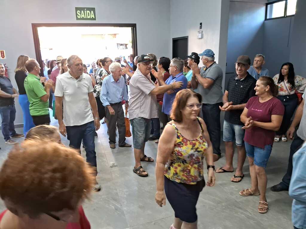 População prestigia reabertura da Feira Livre Central