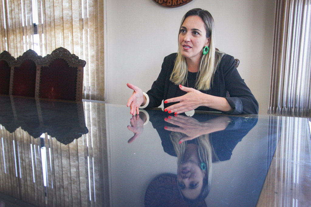Jô Folha - DP - Ciclo de Isabela Andrade frente à UFPel se encerra em dezembro