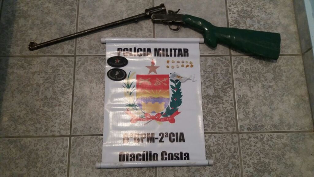 Polícia Militar prende homem por tráfico de drogas e porte ilegal de arma de fogo em Otacílio Costa