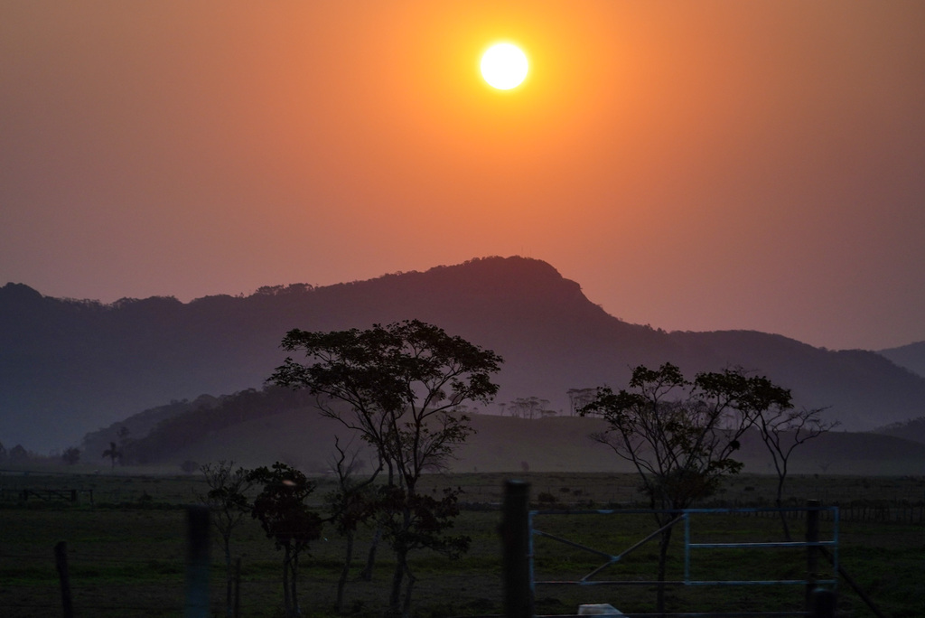 Santa Catarina tem semana de tempo firme e calor intenso