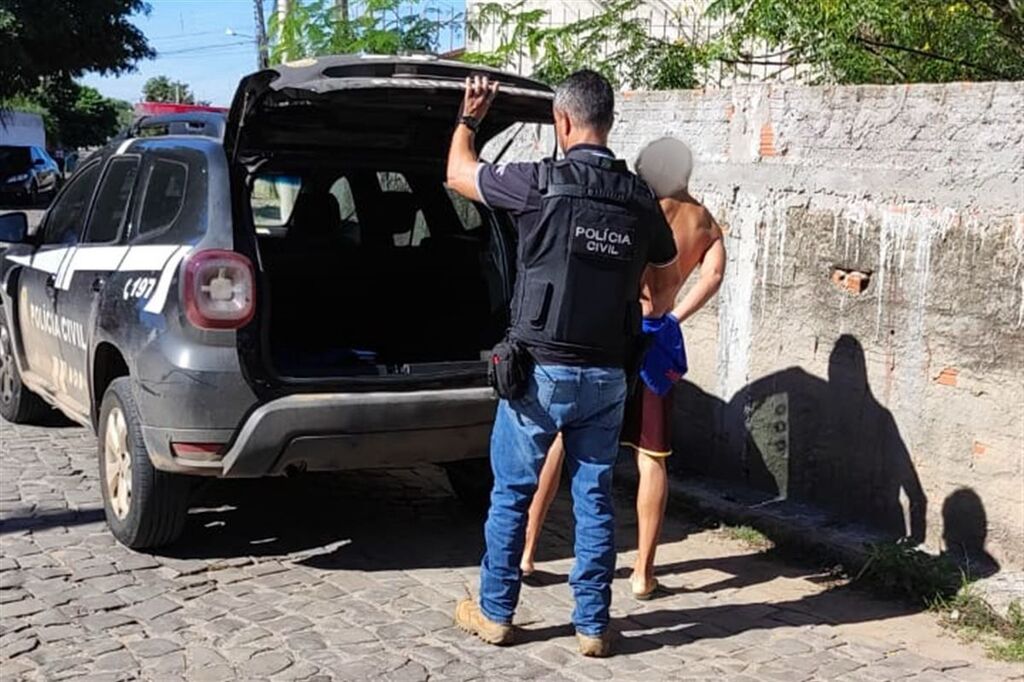 Foto: Polícia Civil - Suspeito foi preso na Vila Oliveira