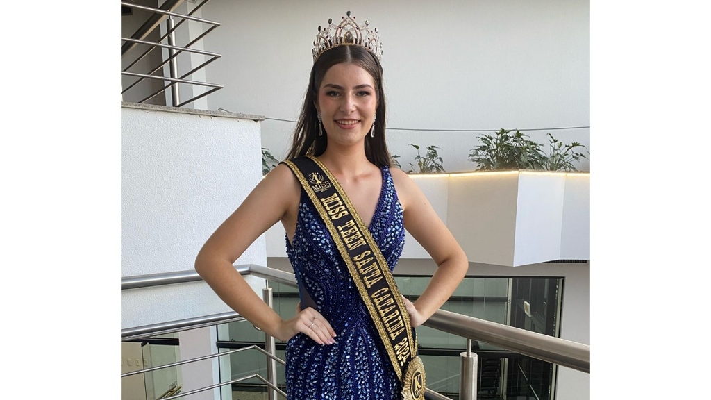 Saletense ganha concurso de Miss Teen Santa Catarina