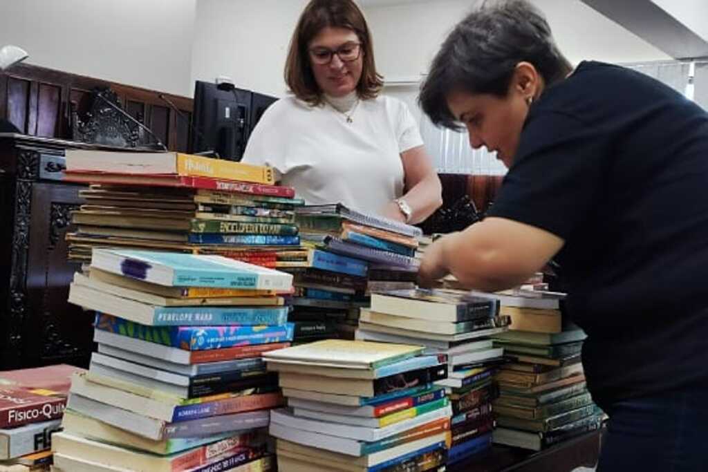 Comarca de Lages arrecada mais de 260 livros para auxiliar na ressocialização de jovens
