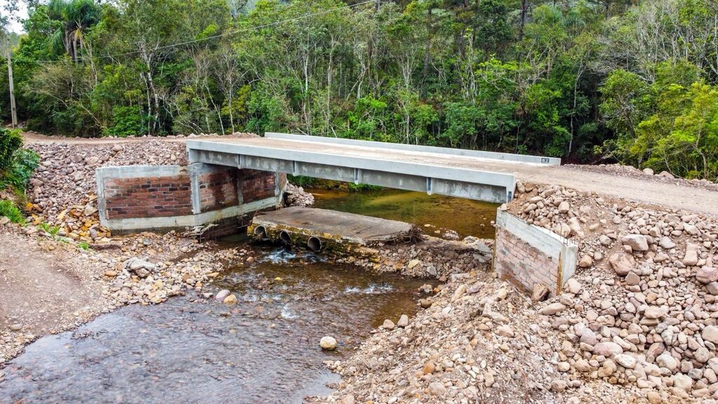 PREFEITURA DE PRAIA GRANDE INAUGURA PONTE DA FORTALEZA EM HOMENAGEM A MORADOR DA COMUNIDADE