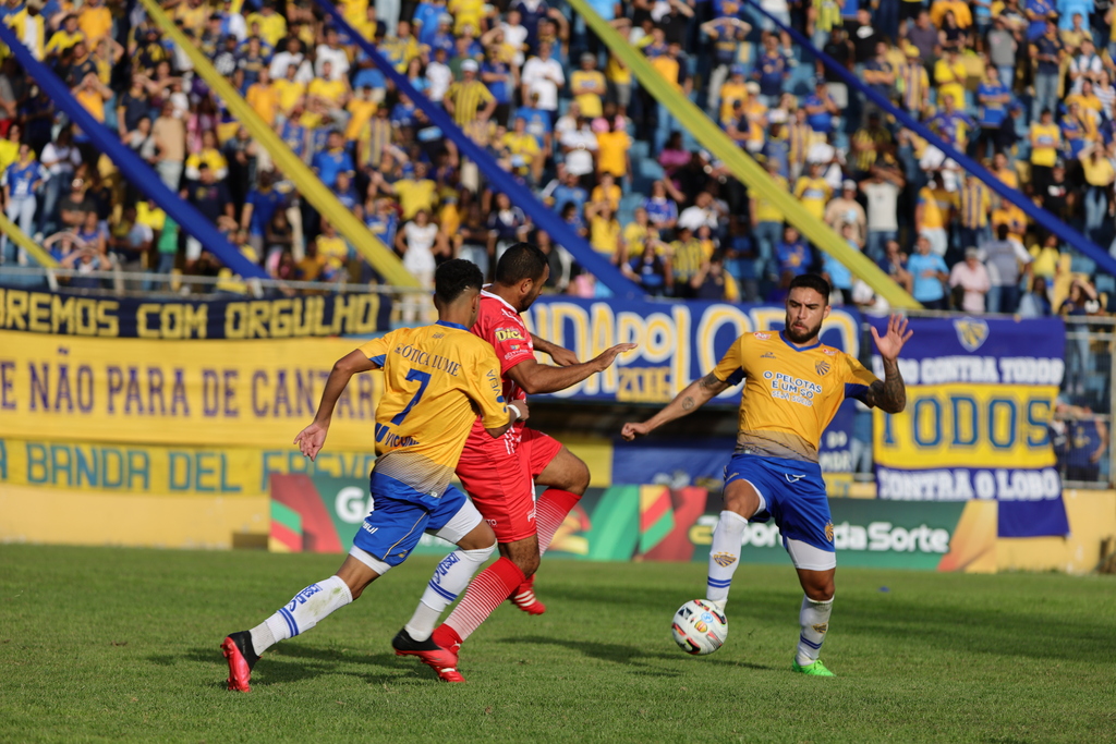 Foto: Italo Santos - Especial - Em 2023, Lobo e Alvirrubro empataram em 0 a 0 nos dois turnos
