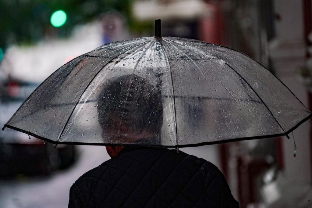 (Imahem Ricardo Wolffenbüttel/ SECOM) - Semana inicia com chuva e temperaturas acima dos 30°C em SC